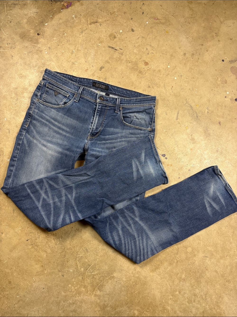 GUESS Men's Slim-Straight Jeans in Medium Blue Wash 34x34